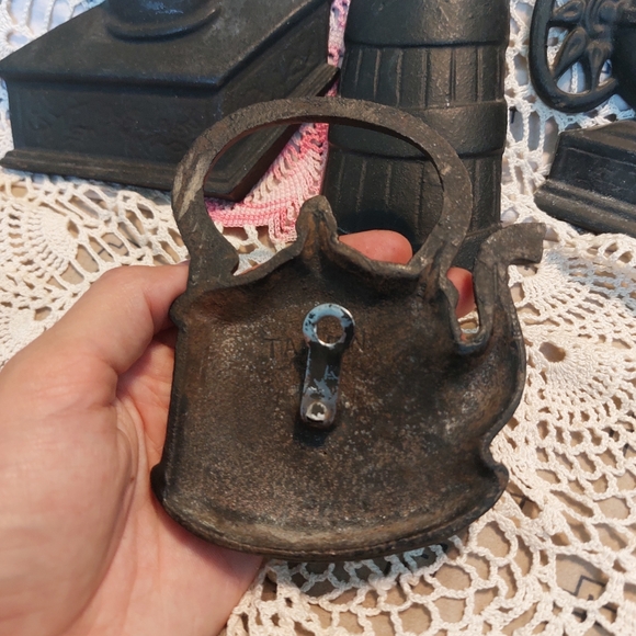 Antique‎ cast iron wall hangers/home decor - Picture 3 of 3